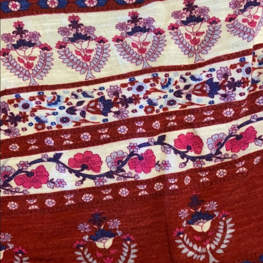 ✨Maroon Patterned Crop ❣️ - Picture 5 of 7